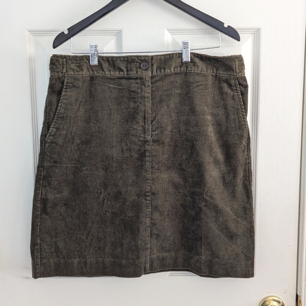 NWT Talbot's women's olive green corduroy skirt, size 12
